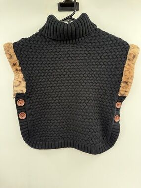 Aspen Kids Heavy Knit Poncho Sweater Button Detail Short Sleeve Size M (7-8)